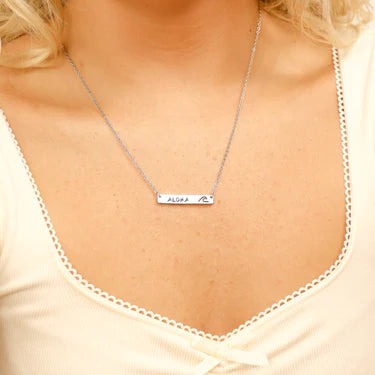 Cutout Wave Bar Necklace