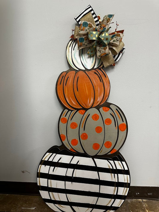 Stacked Pumpkin Porch Leaner